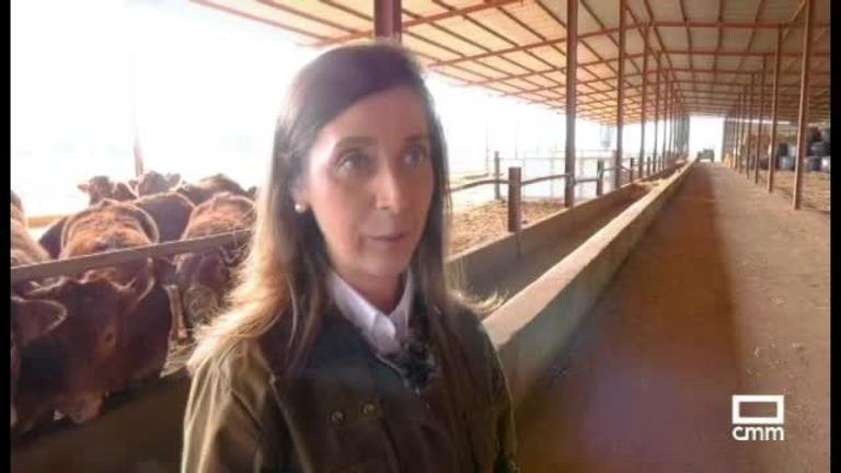 Marta Valero, ganadera y veterinaria: "Algún cliente llamaba y decía 'yo quiero hablar con tu padre', es una profesión más de hombres"