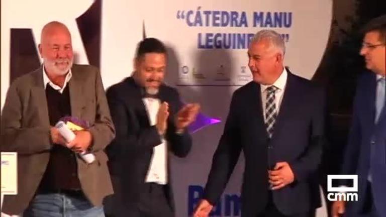 Ramón Lobo recibe el X Premio de Periodismo Cátedra Manu Leguineche en Guadalajara